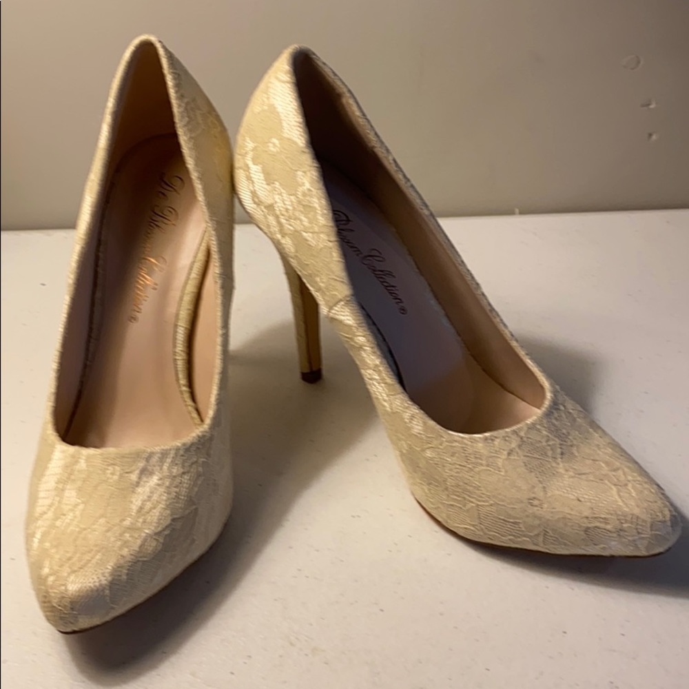 De Blossom Collection lace heels